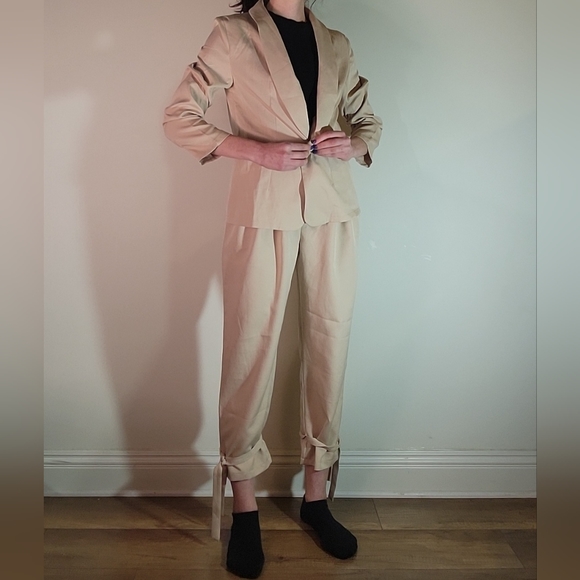 New Chic taupe Suit and Pants Set - Picture 3 of 16